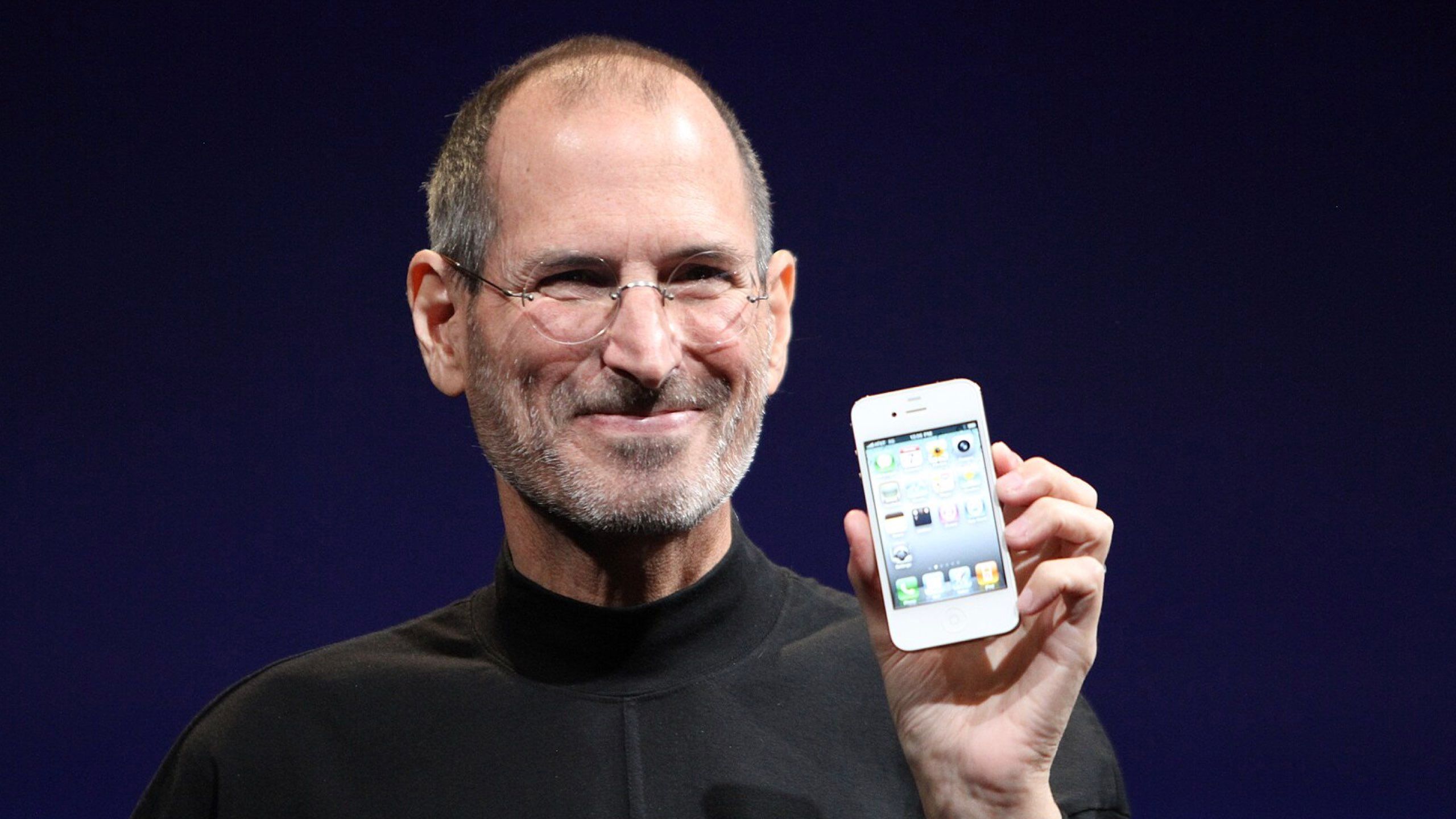 Steve Jobs unveils the iPhone 4 at the 2010 Worldwide Developers Conference