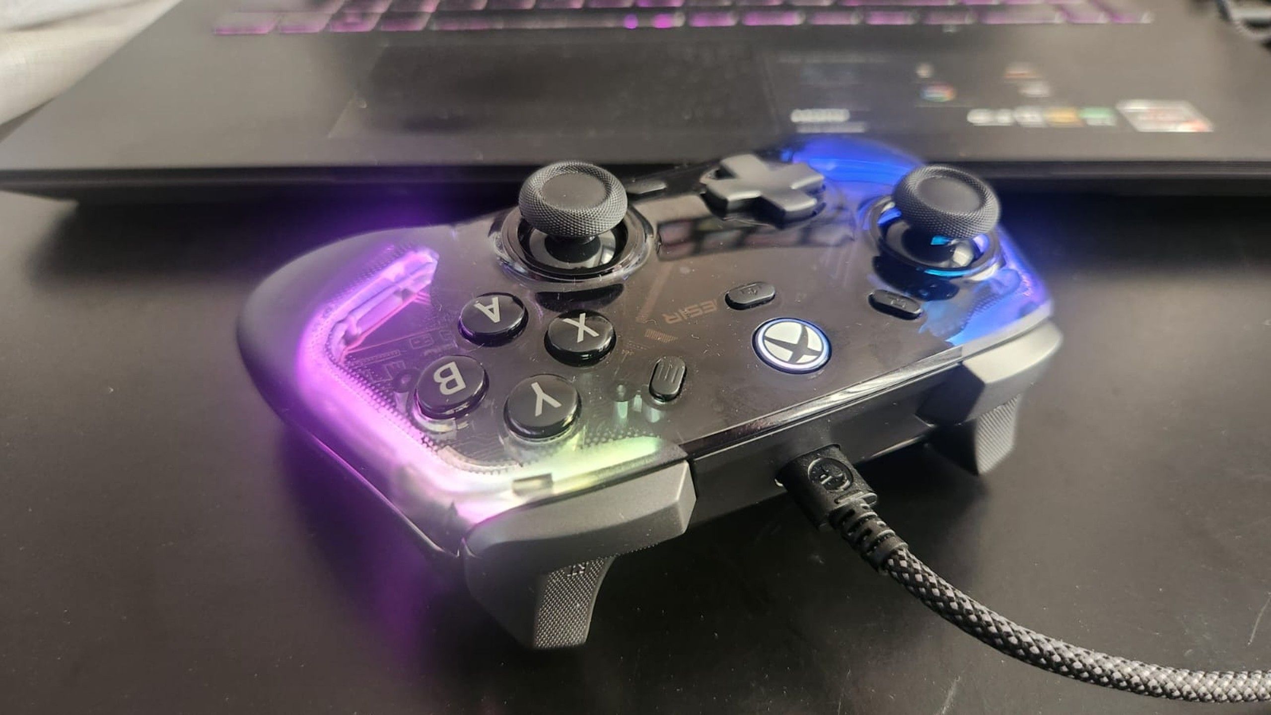 Controller closup-1