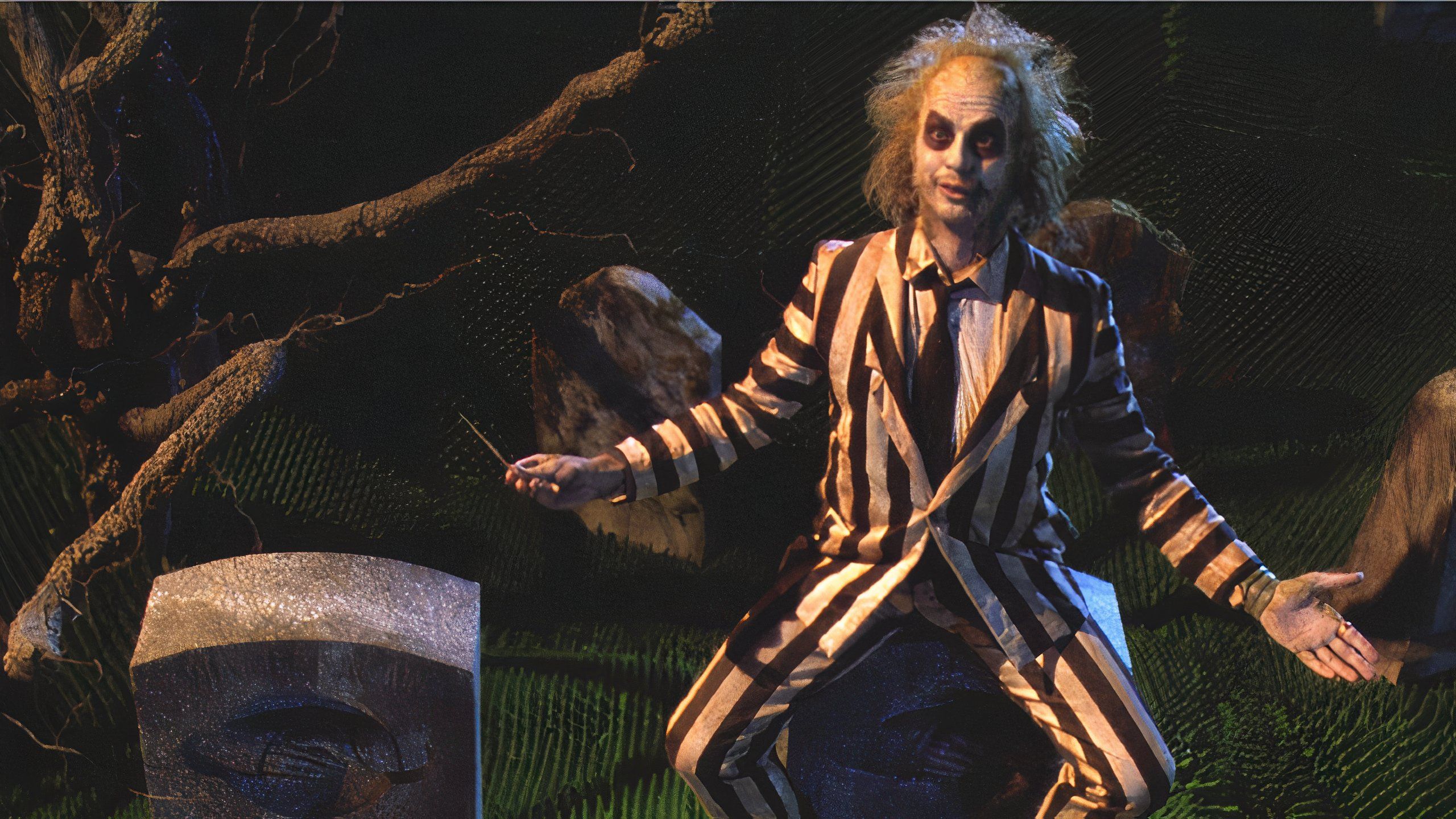 Michael Keaton starring in Beetlejuice (1988)