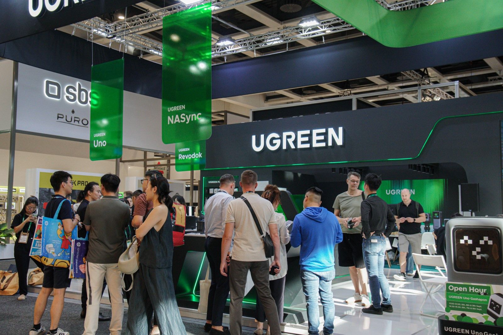 Revolutionary charging solutions showcased by UGREEN at IFA