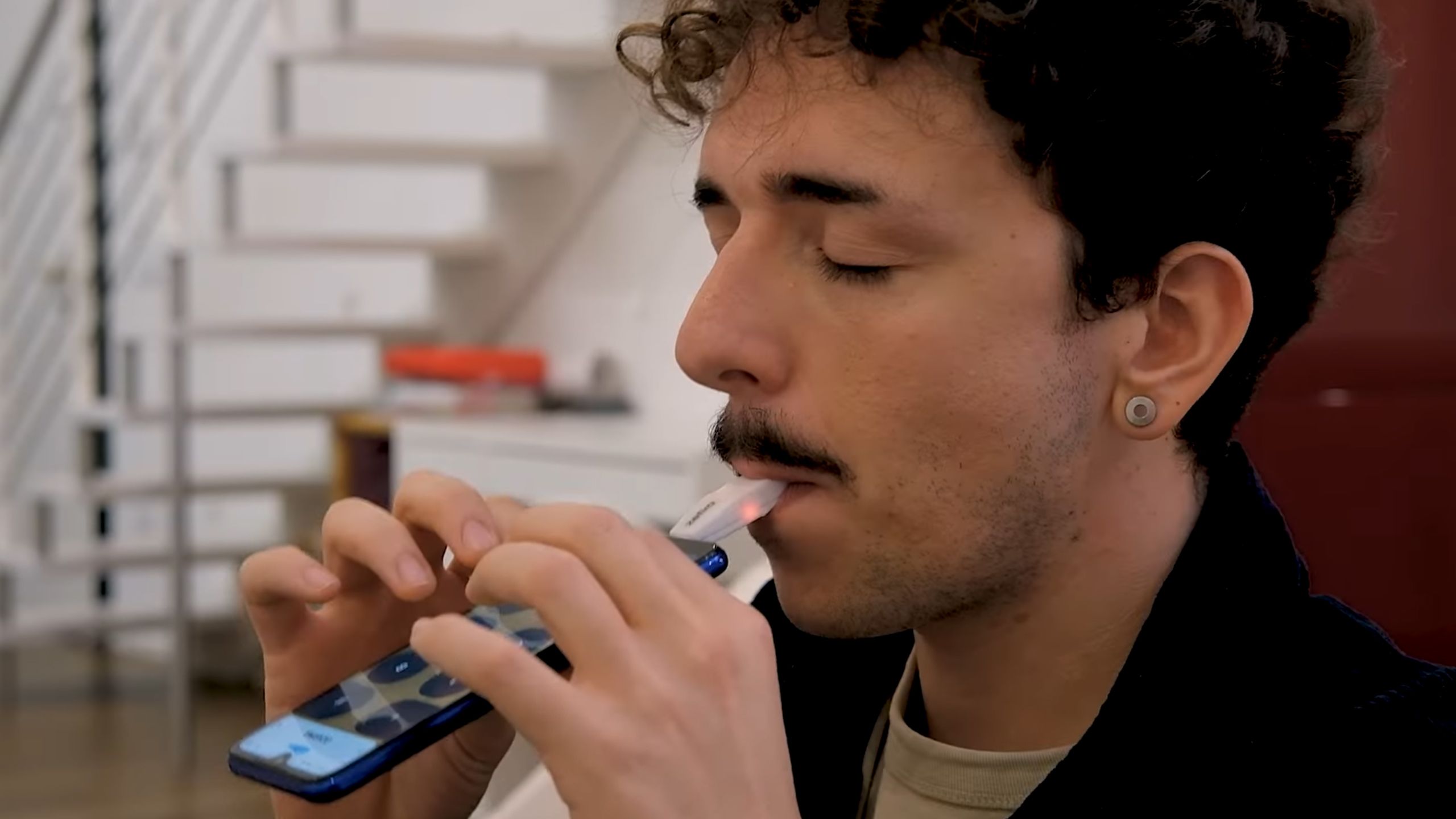 This USB-C mouthpiece turns your smartphone into a playable instrument