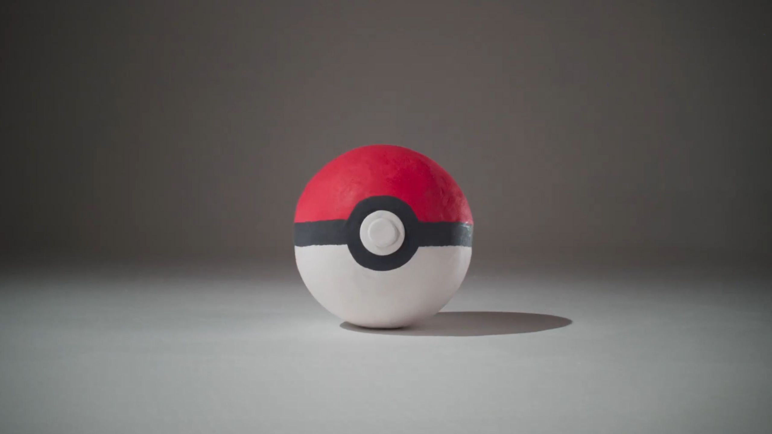 Pokeball sur fond gris