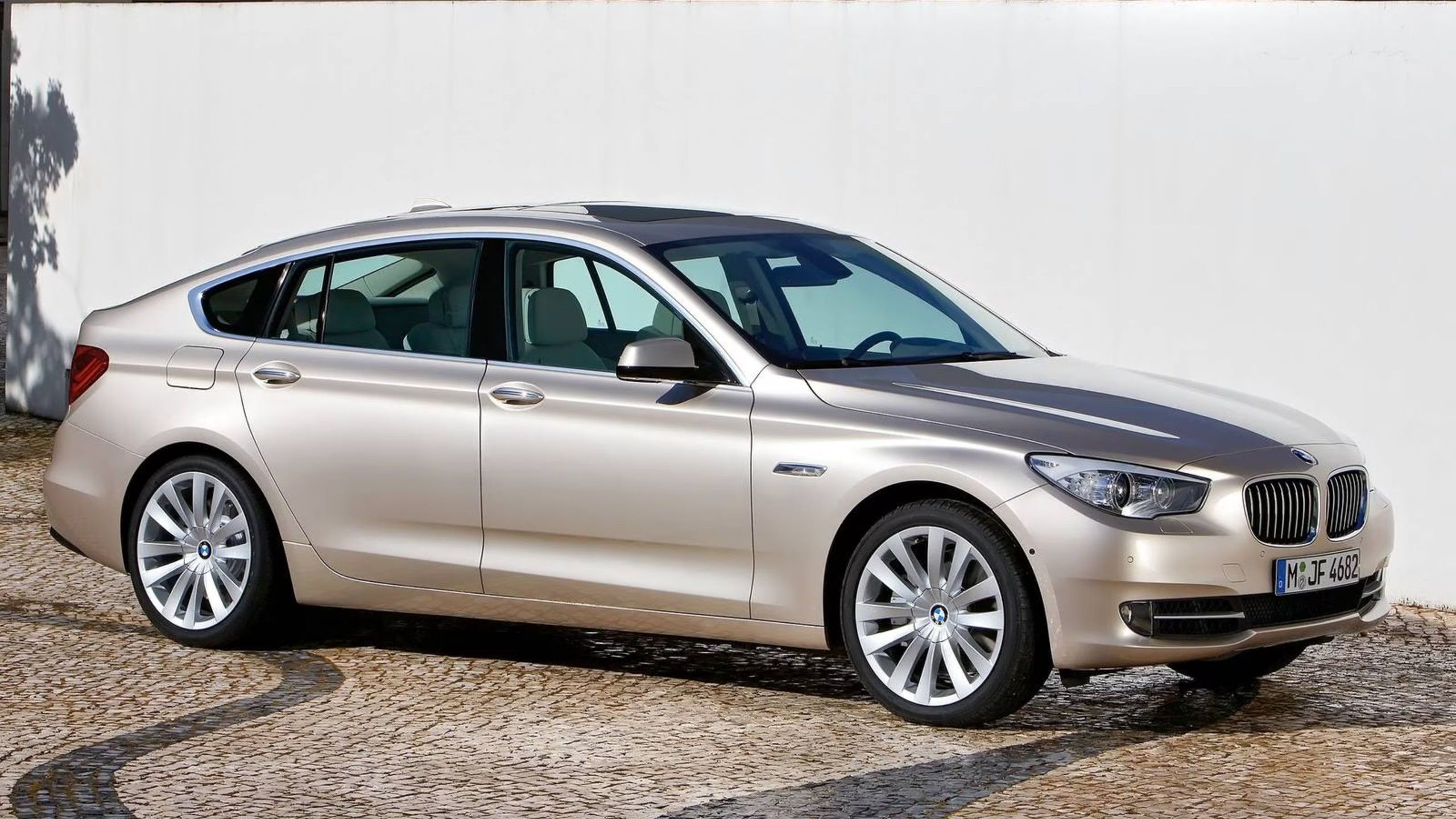 front quarter view of the 2012 BMW 535i Gran Turismo