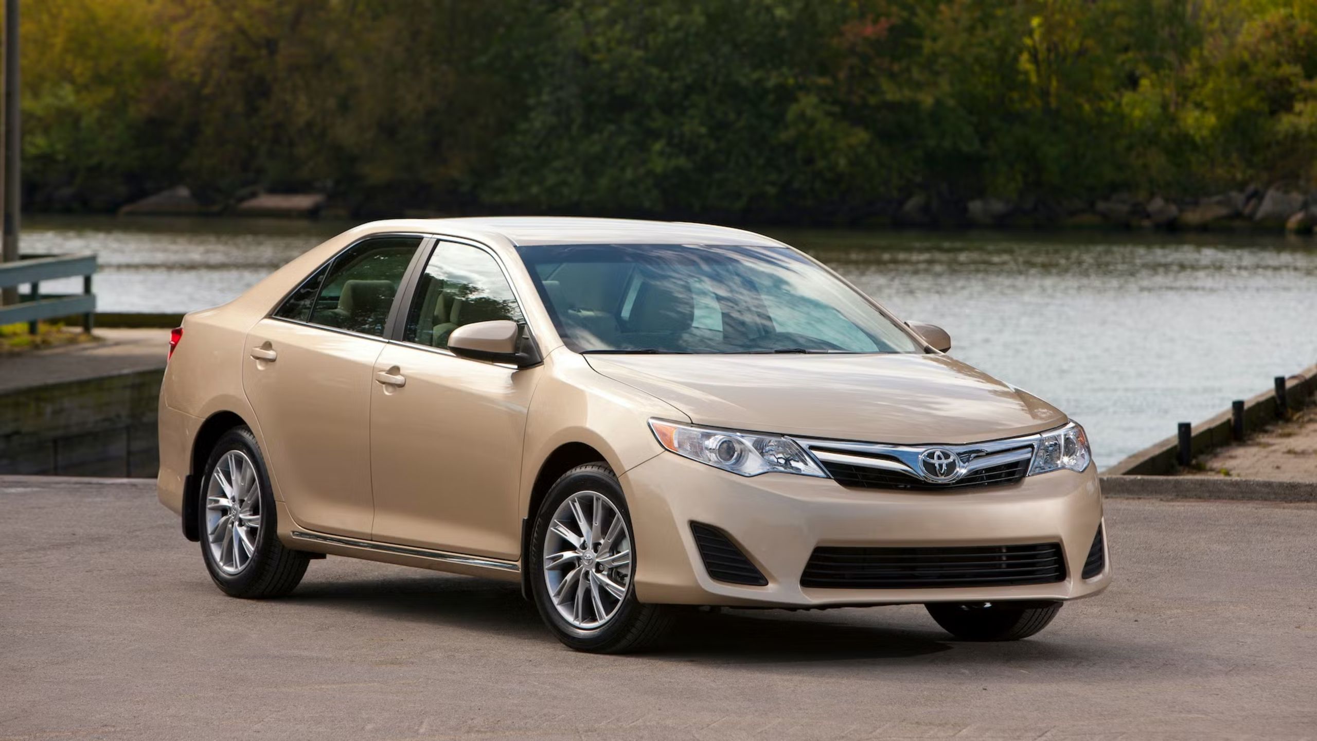 Front quarter view of the 2012 Toyota Camry