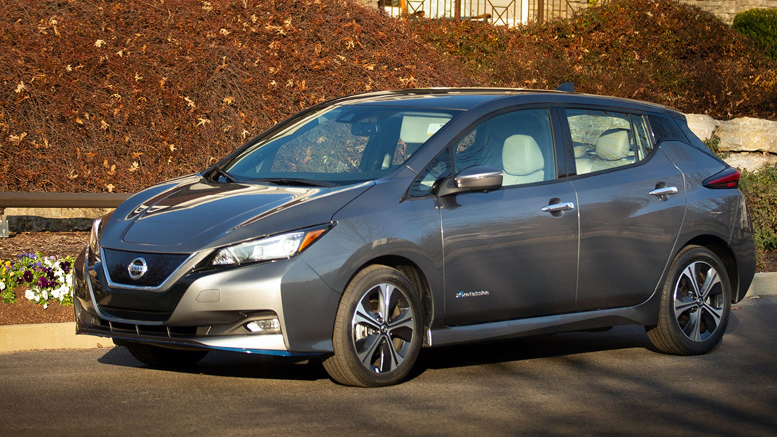 Front quarter view of 2021 Nissan Leaf