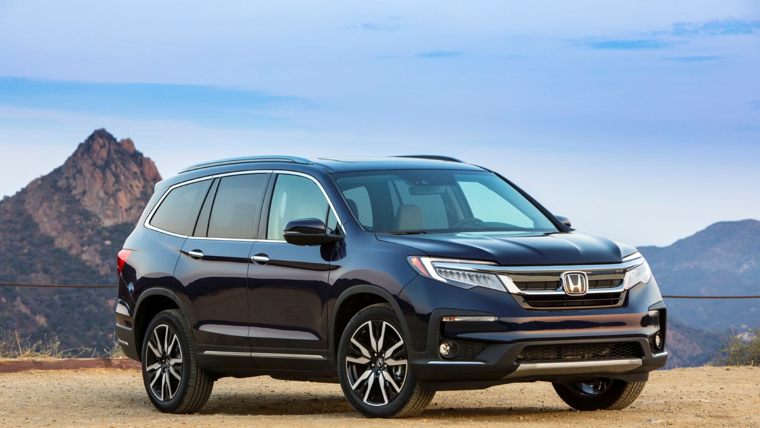Front quarter view of the 2022 Honda Passport
