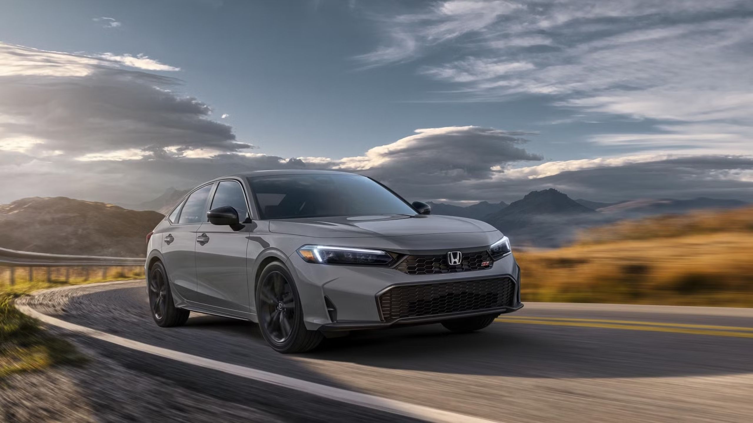 Front quarter view of the Honda Civic Si.