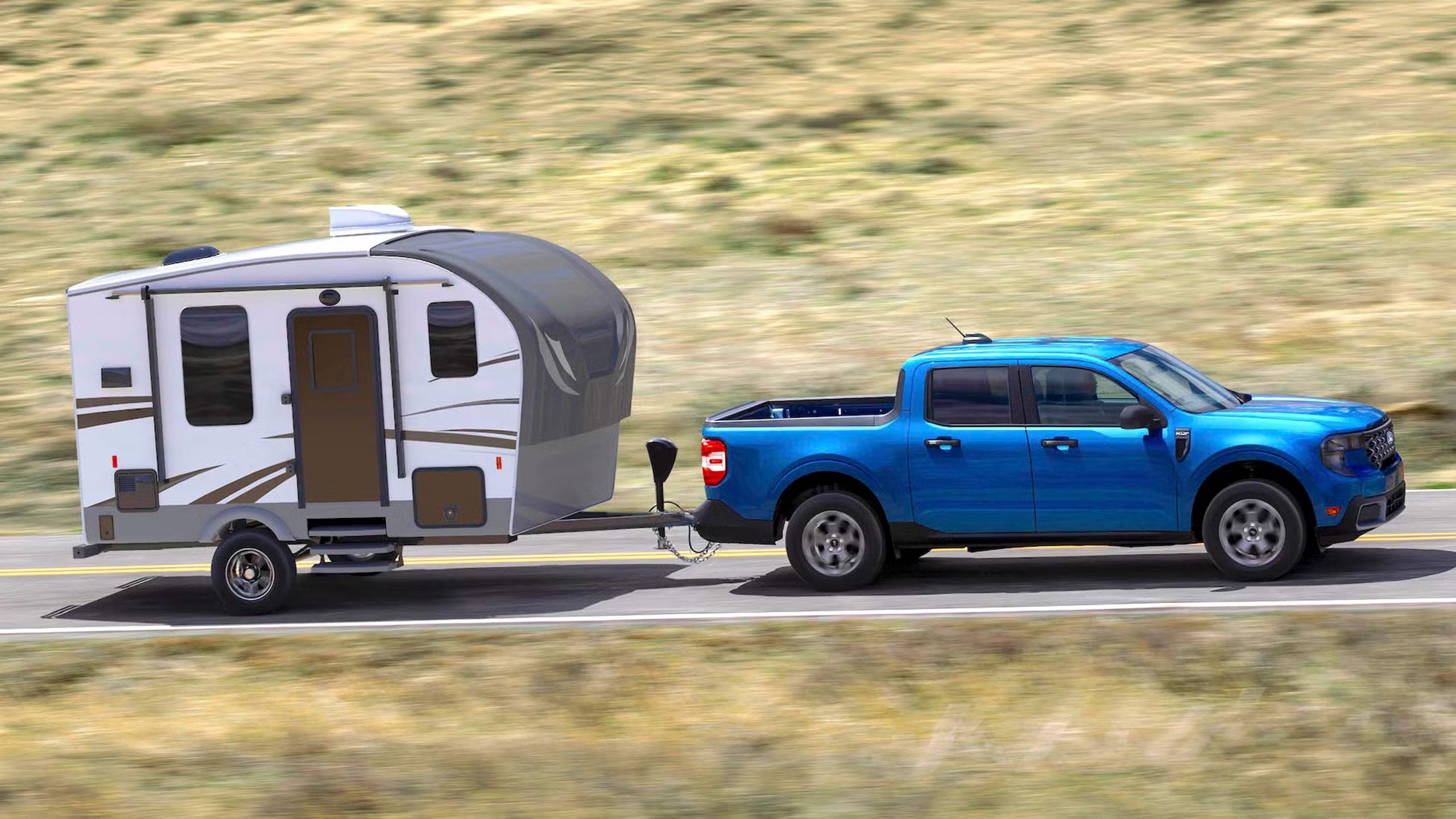 ford-maverick-pulling-trailer