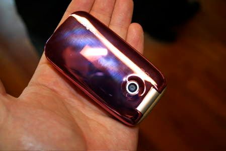 sony ericsson z610 mobile phone first look image 1