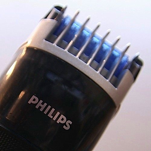 philips qt4045 vacuum trimmer image 1