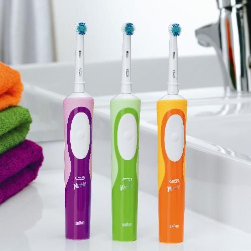 oral b vitality precision clean electric toothbrush image 1