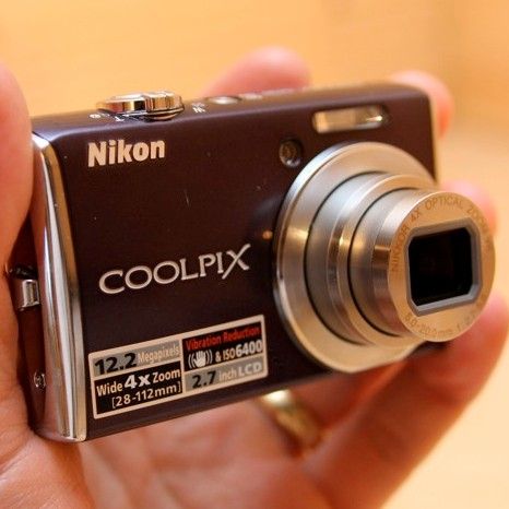 Nikon Coolpix S620 digital camera