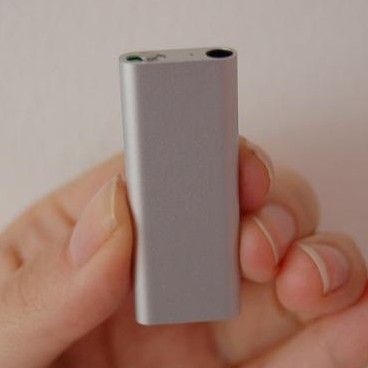 apple ipod shuffle 3rd gen image 1