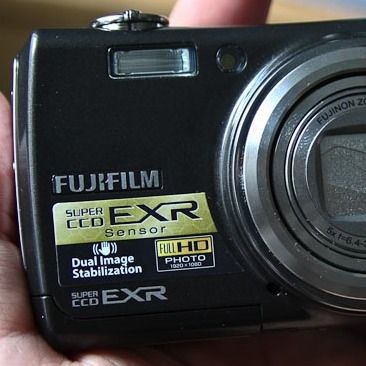 fujifilm finepix f200exr digital camera image 1