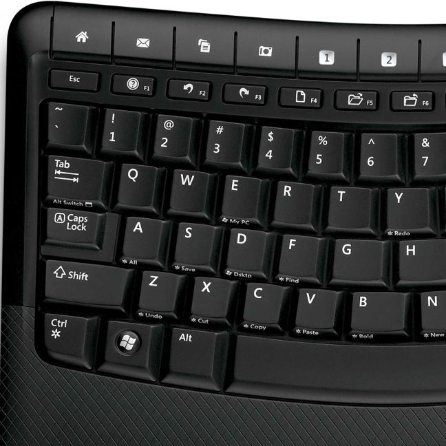 Microsoft Wireless Comfort 5000 Desktop (Keyboard and Mouse)