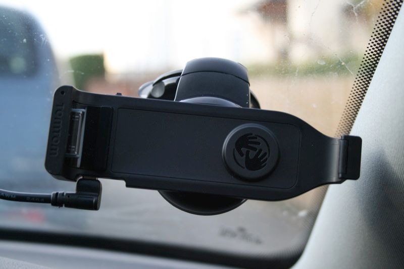 tomtom car kit for iphone review image 1