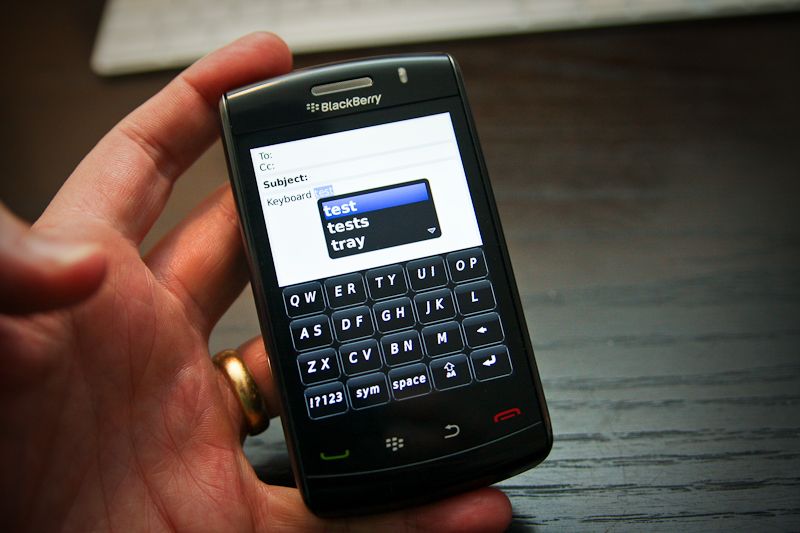 blackberry storm 2 review image 14