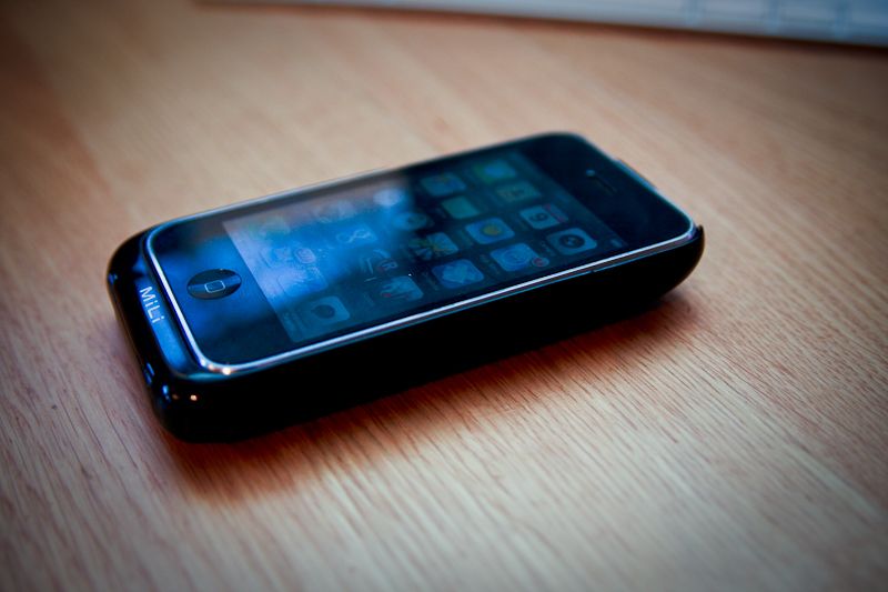 mili power skin iphone battery case image 1