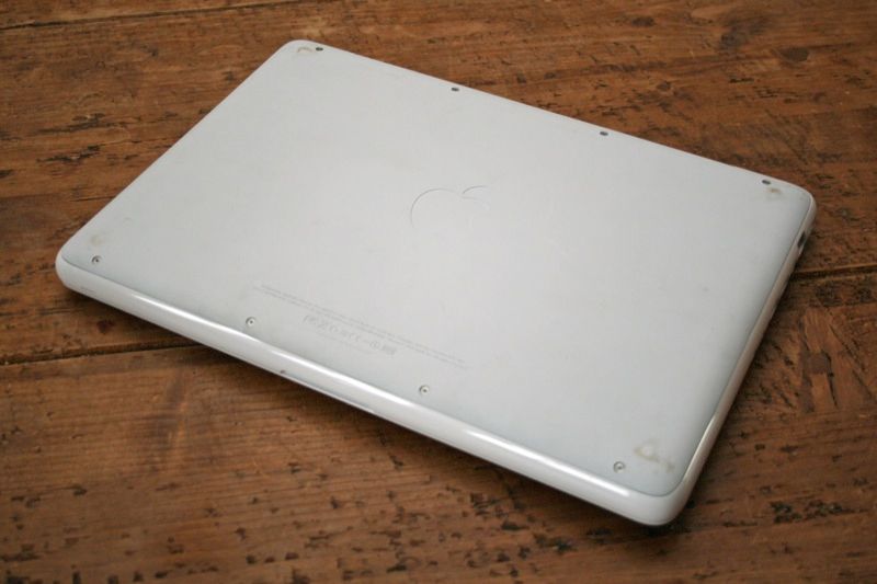apple macbook white notebook image 8