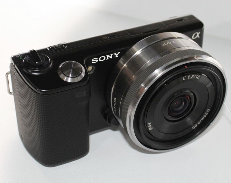 sony alpha nex 5 hybrid camera image 1