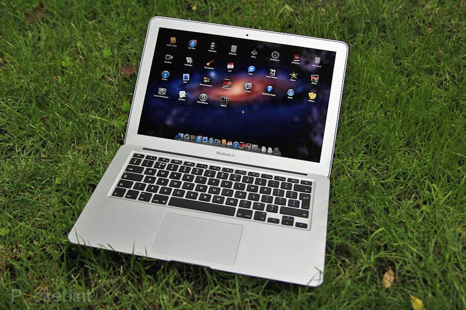 apple macbook air mid 2011 image 1