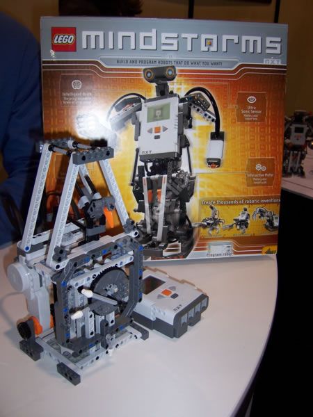 ces 2006 lego brings back mindstorms after 8 year absence image 1