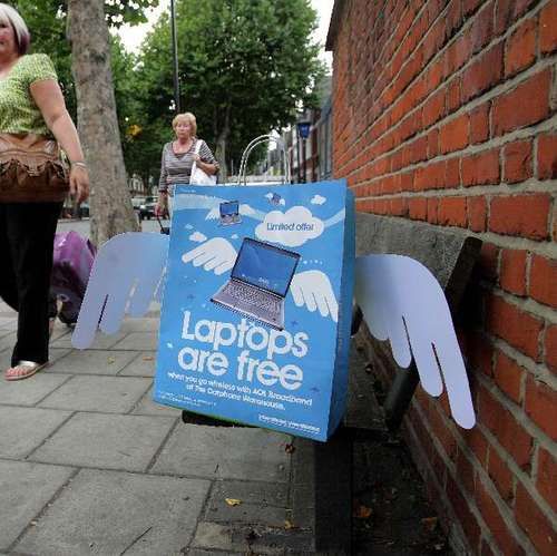 carphone warehouse s free laptops hunt attracts a crowd  image 1