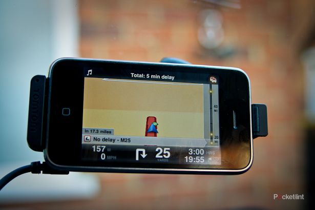 tomtom hdtraffic drives onto iphone app image 1