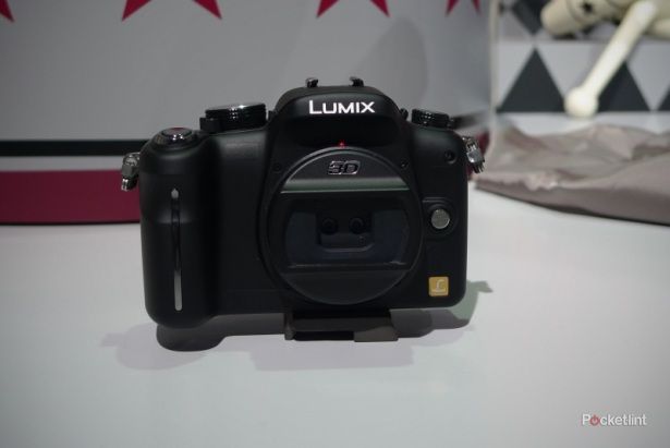 panasonic g series micro four thirds camera with 3d lens image 1