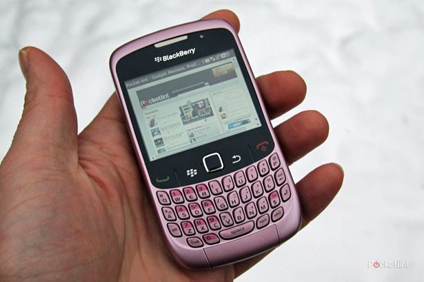 blackberry curve 8520 in pink exclusive to phones 4u  image 1