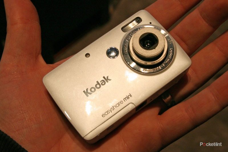 kodak easyshare touch and mini hands on image 11