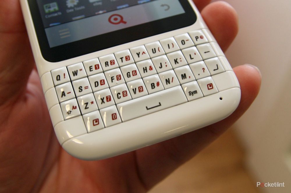 INQ Cloud Q wants to upset the BlackBerry cart image 1