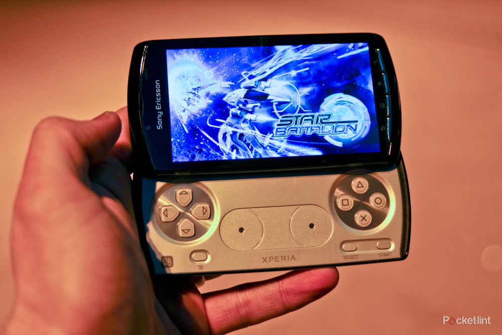 sony ericsson xperia play the first five games image 2