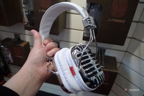 i mego retro headphones hands on image 1