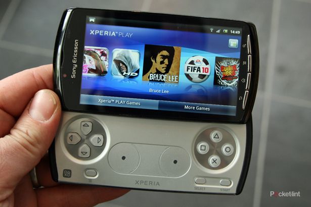 sony ericsson xperia play the games  image 1