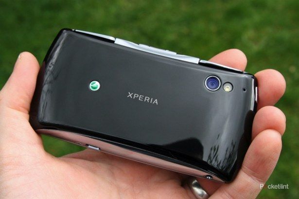 sony ericsson results show overall popularity down but android sales up image 1
