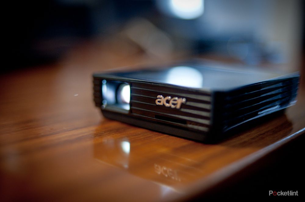 acer c110 pico projector hands on image 5
