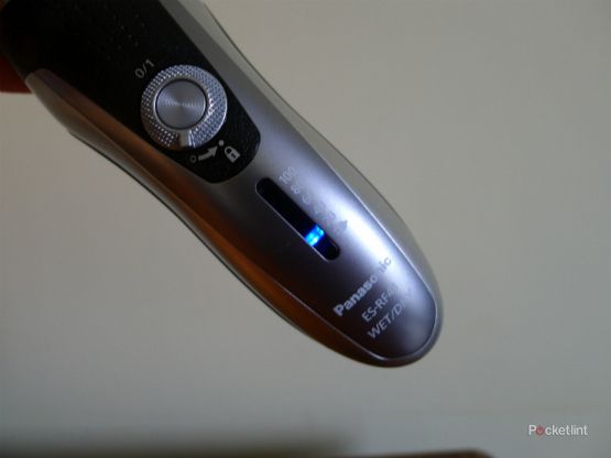 panasonic es rf41 4 blade wet and dry shaver hands on image 7