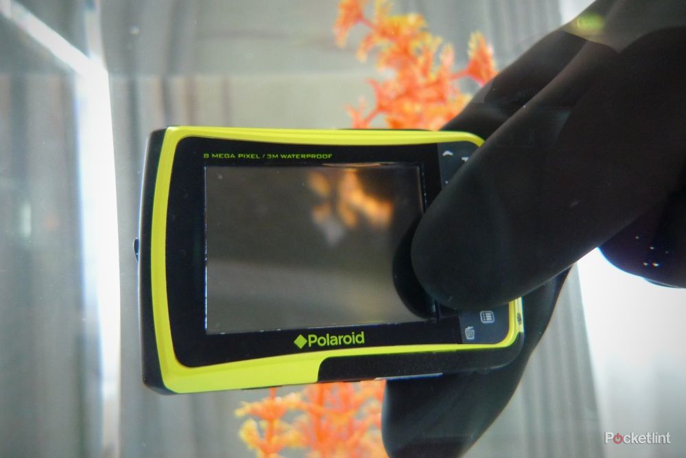 polaroid x800e waterproof camera hands on image 8