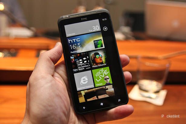 htc titan shows its size with massive 4 7 inch screen image 1