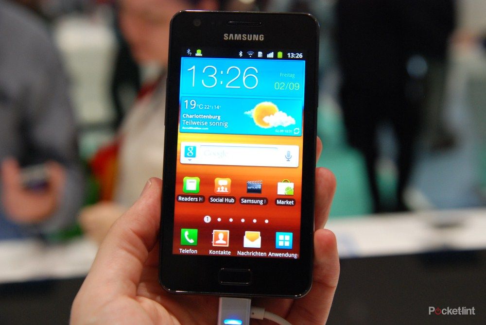 samsung galaxy r pictures and hands on image 2