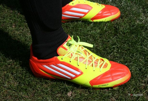 Dependiente trolebús Evento Adidas Adizero f50 powered by miCoach: The boot with a brain