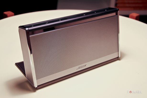 bose soundlink wireless mobile speaker pictures and hands on image 1