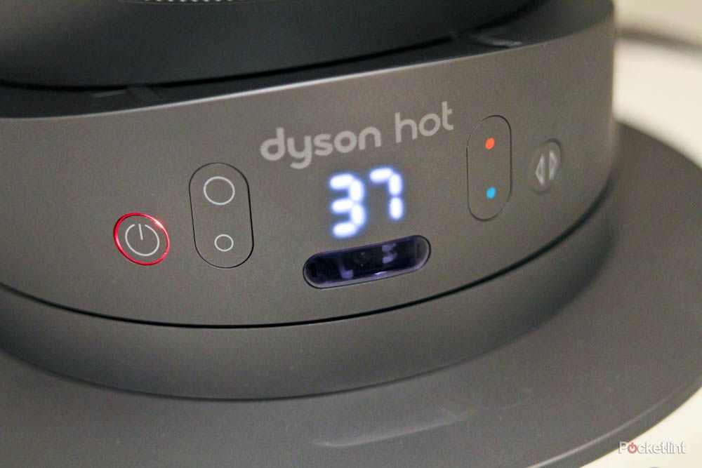 dyson hot pictures and hands on image 11
