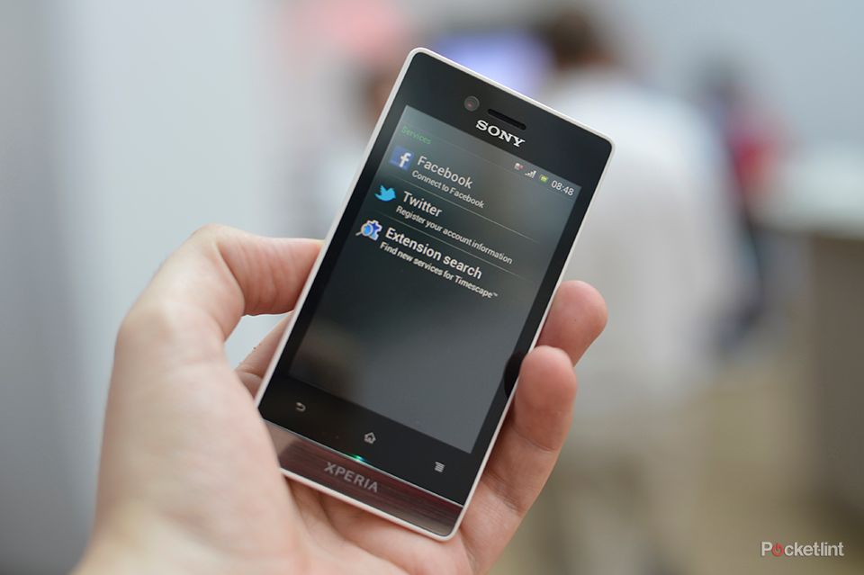 sony xperia miro pictures and hands on image 1