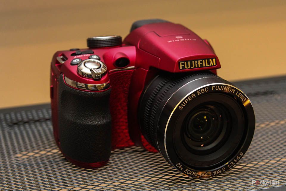 fujifilm finepix sl300 in red pictures and hands on image 1