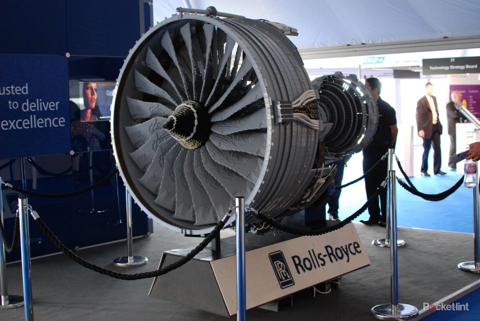 lego rolls royce trent 1000 jet engine pictures image 1