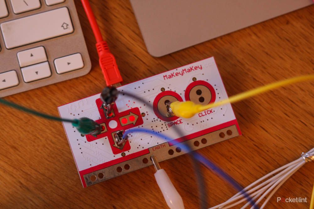 makey makey lets you control games with fruit image 3