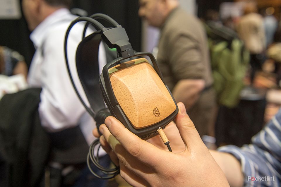 griffin woodtones over ear headphones pictures and hands on image 1
