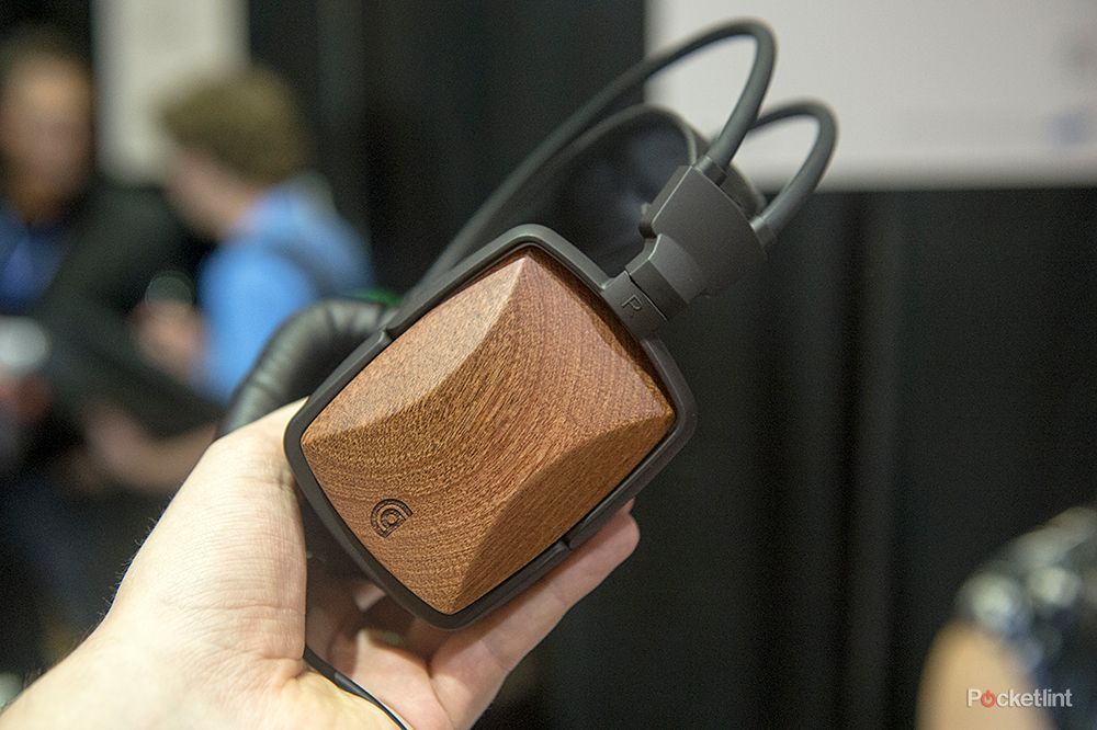 griffin woodtones over ear headphones pictures and hands on image 6
